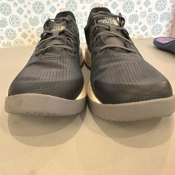 The North‎ Face Flypack Womens Size 10 Running Shoes Sneakers Black Gray Lace Up - Picture 2 of 10